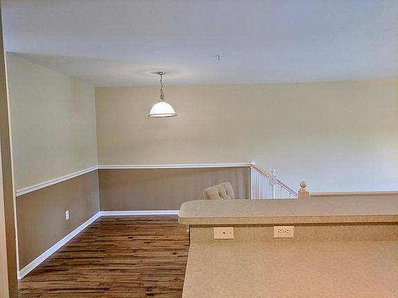 5th image of 2916 Barclay Way
