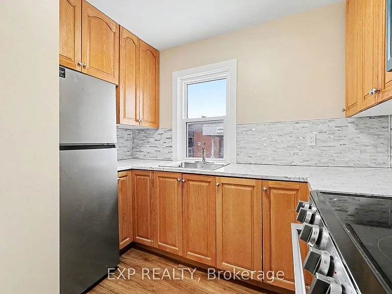 55 Spring St #A — Photo 7