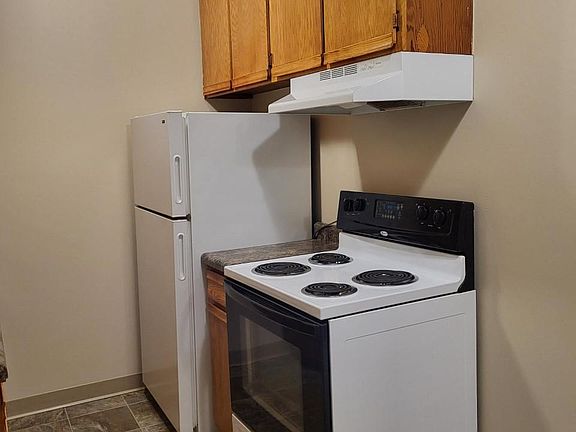 3rd image of 2177 Burke Ave E #C2q7ys4xq