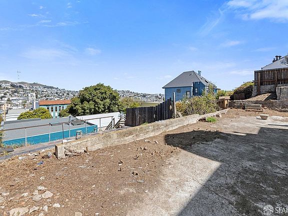 4th image of 200 Kingston St