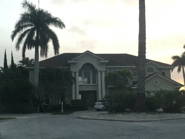 125 14th St, Belleair Beach, FL 33786