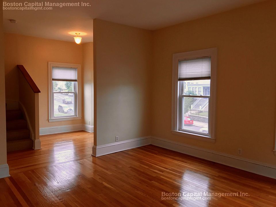 1st image of 676 Main St #2