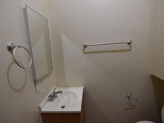 5th image of 350 E Cypress Ave #2C
