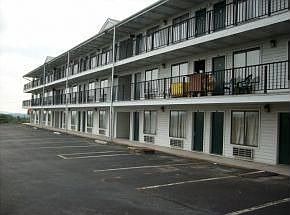 4th image of 3775 W 76 Country Blvd