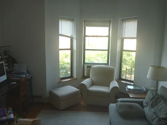 Rented by Garfield Realty  | media 22