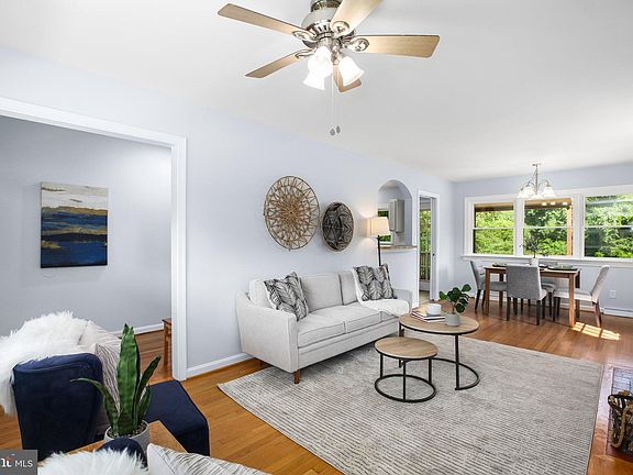 4th image of 15 Marshall Pl