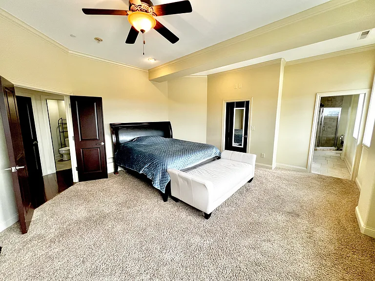 2105 N Meridian St #301 — Photo 11