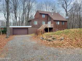 113 Summit Dr, Greentown, PA 18426