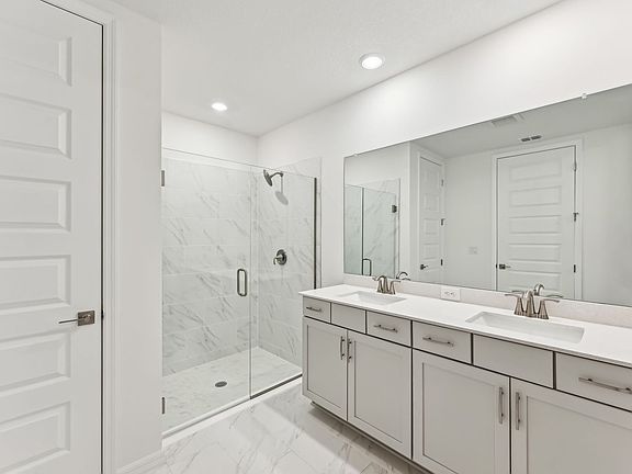 Primary Bath of Oakhurst