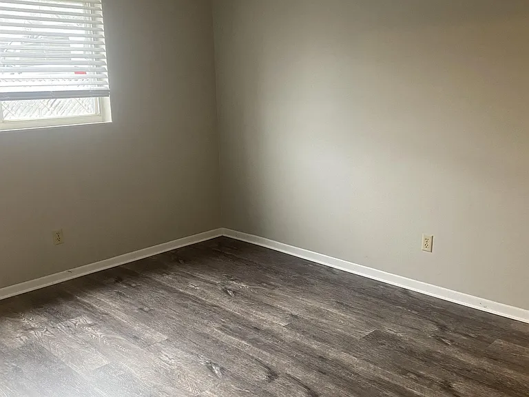 5600 Cheviot Rd — Photo 3