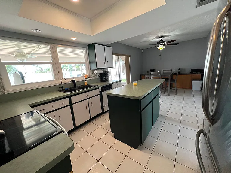 2421 Ivanhoe St — Photo 15