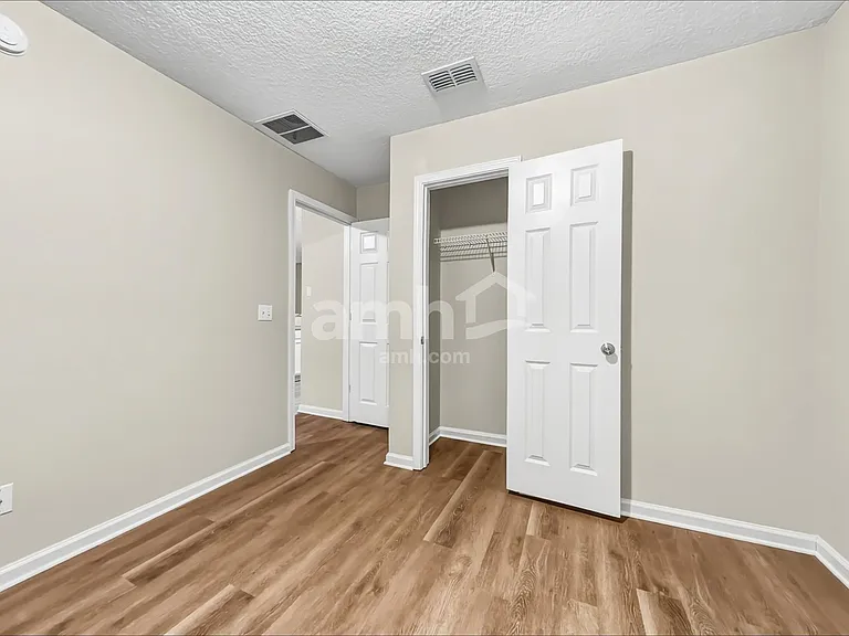 1379 Samantha Cir E — Photo 17