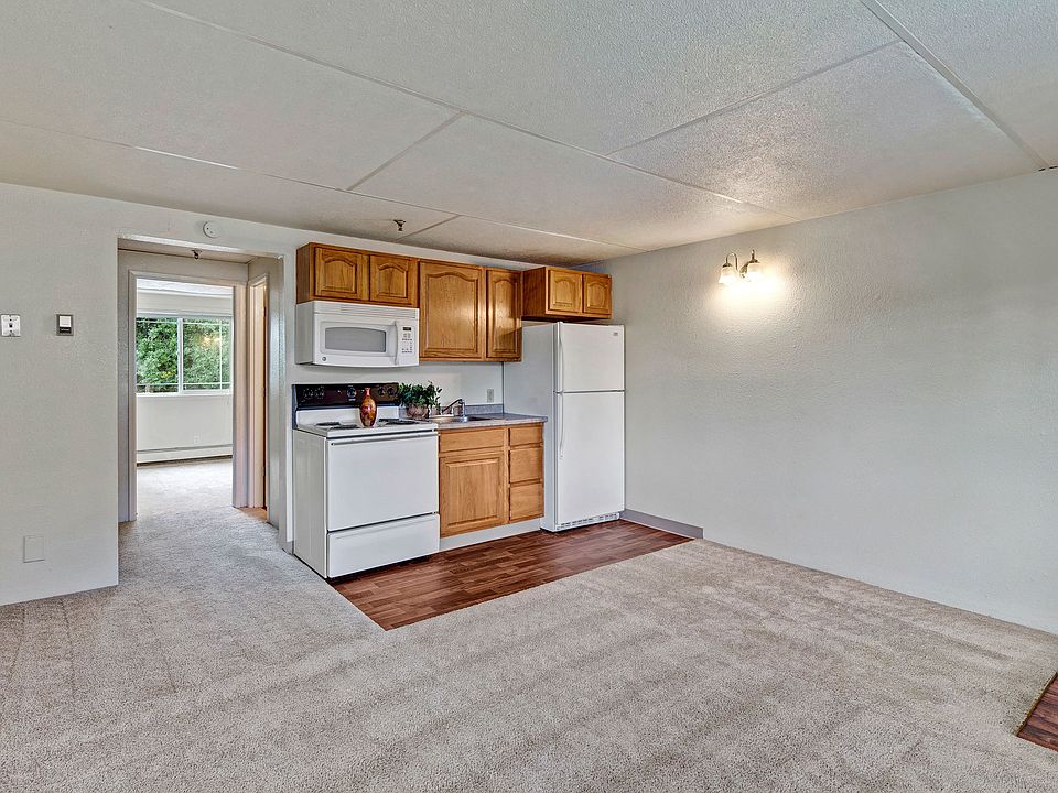 College View Apartments - Kitchen