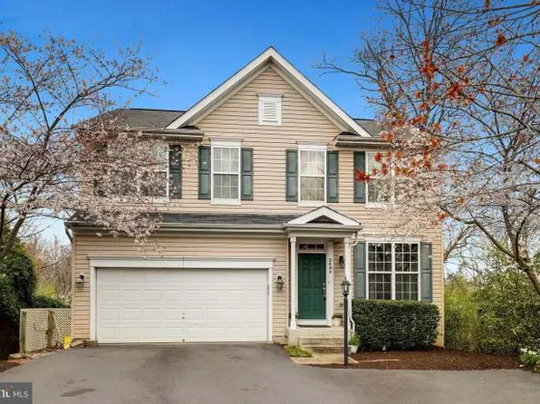 2404 Neabsco Creek Ct, Woodbridge, VA 22191