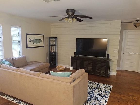 3rd image of 912 Seminole Blvd #1