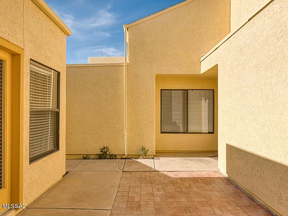 3rd image of 5250 E Woodspring Dr