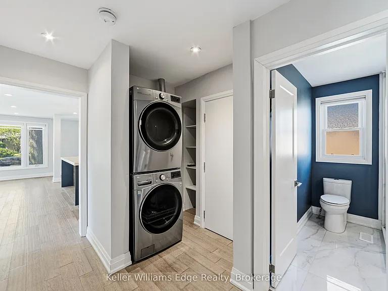 2300 Wagner Cres #UPPER — Photo 13