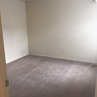 5th image of 1930 Kenilworth Cir