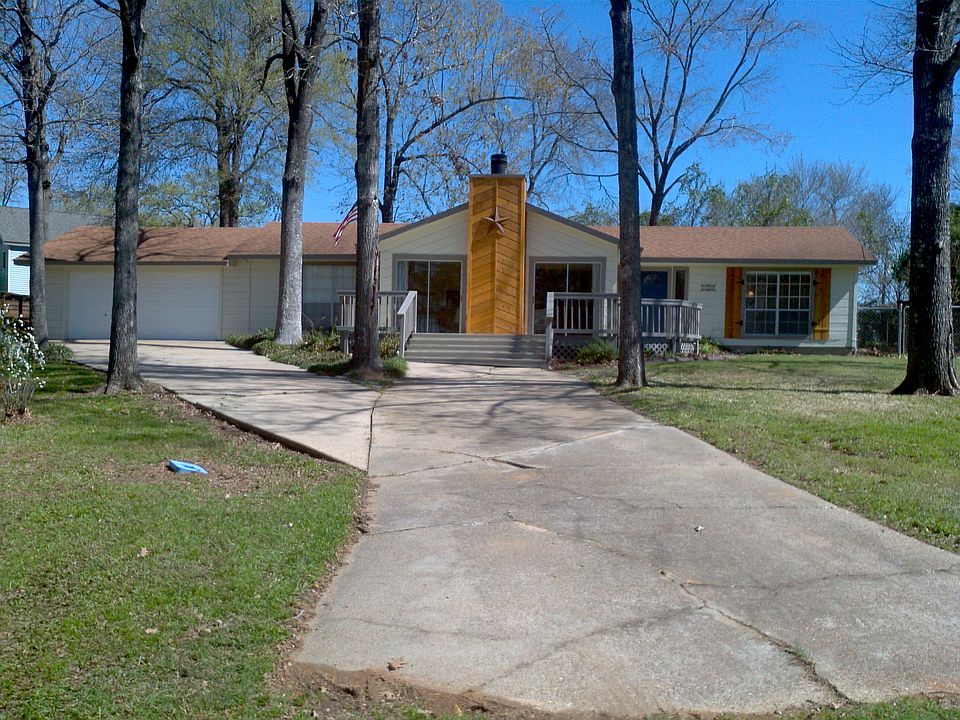 1st image of 160 Lighthouse Cir