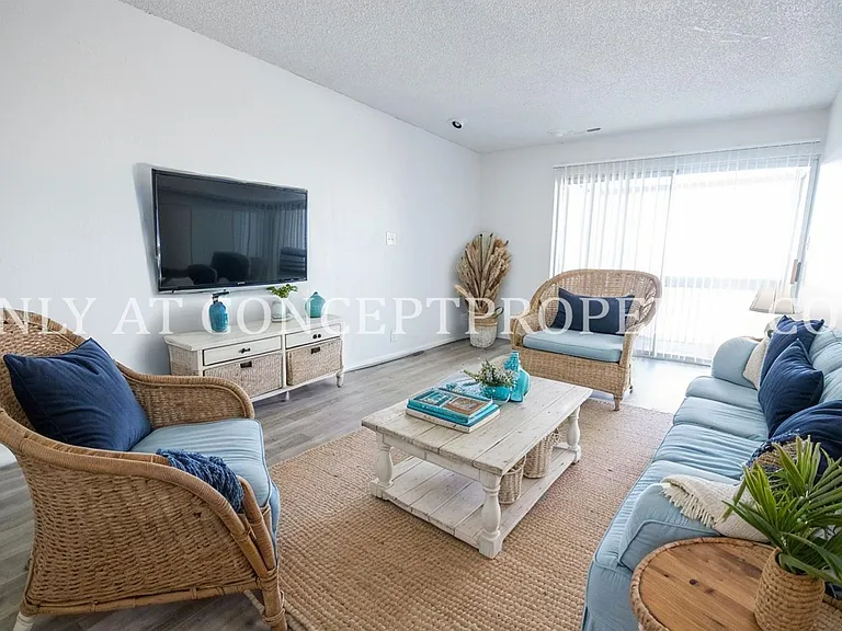 Foothill Terrace — Photo 251
