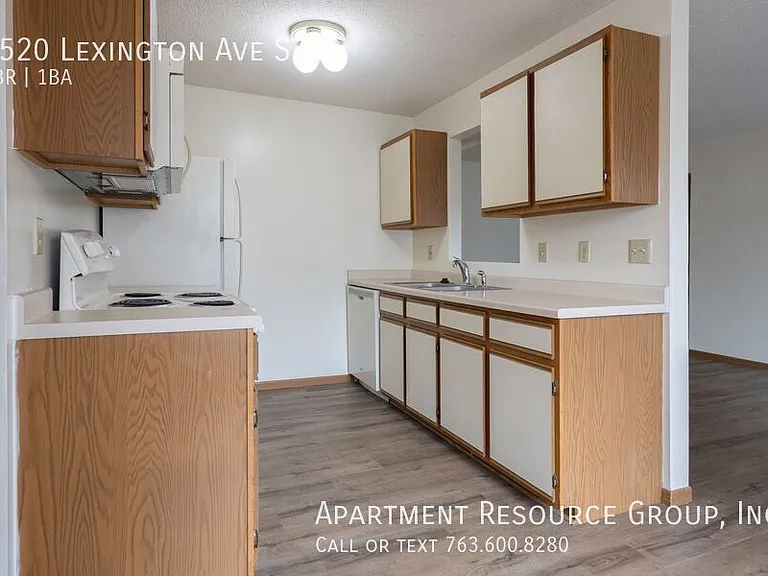 3520 Lexington Ave #5 — Photo 8