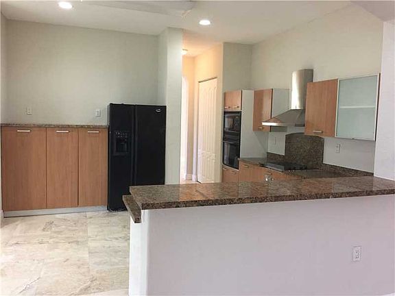 5th image of 16711 Nw 79 Av