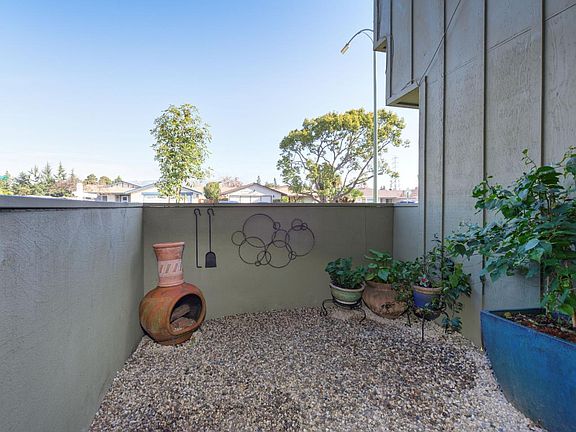 4th image of 807 Beaver Creek Way
