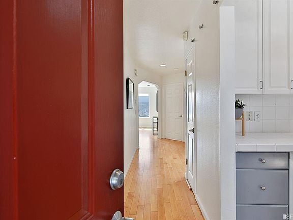 3rd image of 39 Tucker Ave