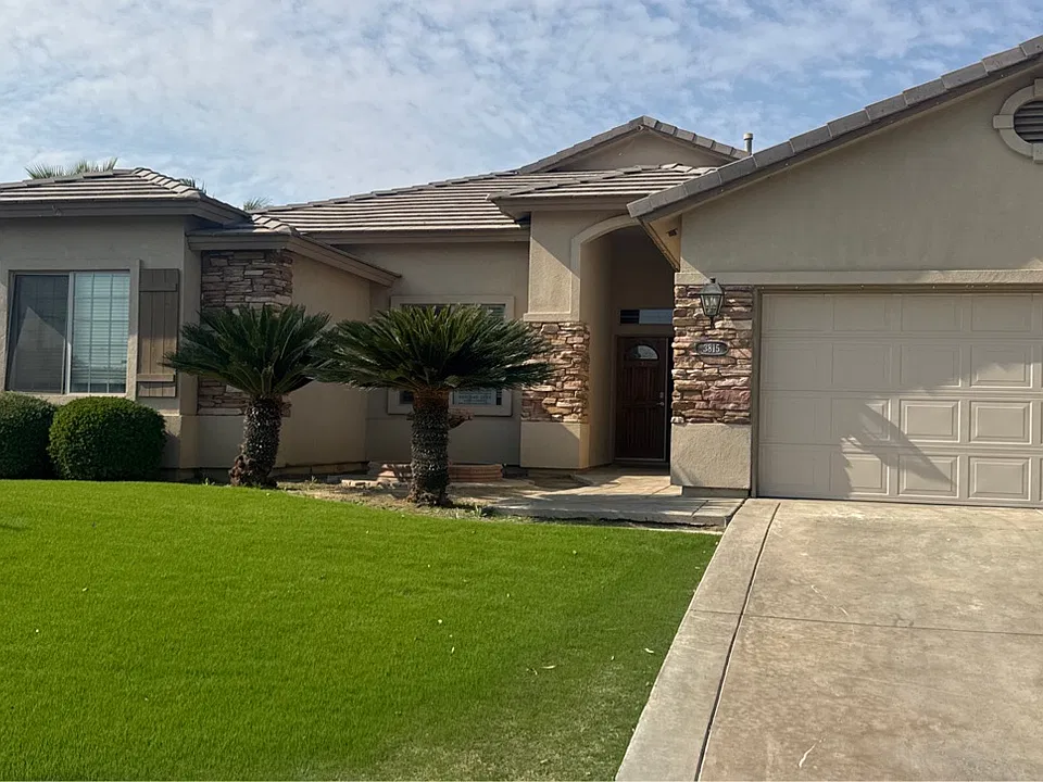 3815 Europa Ln