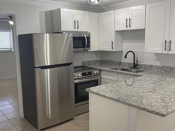 2nd image of 1507 Highland Ave APT B101