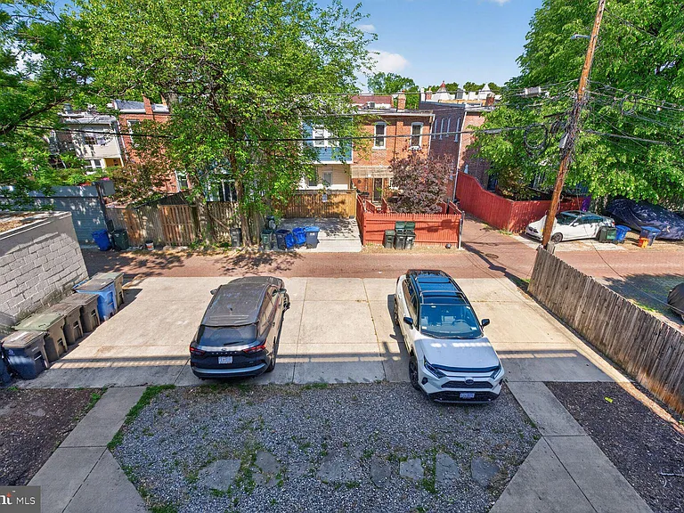 3430 Brown St NW #4 — Photo 15