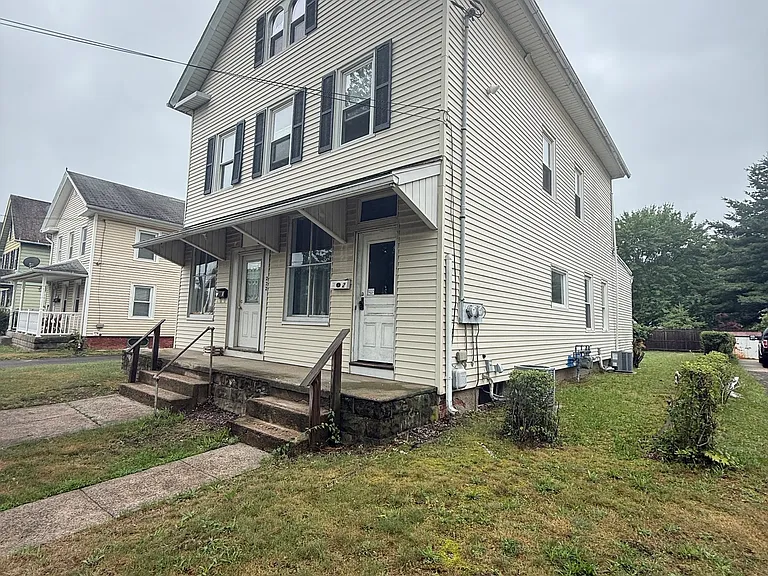 222 N Cherry St — Photo 26