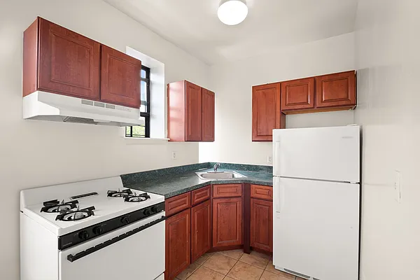 Rented by Compass | media 13