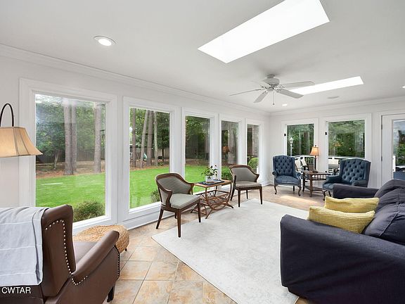 5th image of 49 Sunhaven Dr