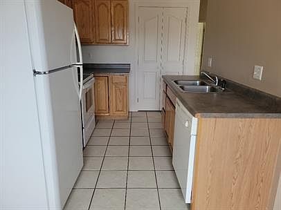 5th image of 1561 Westview Ct #C