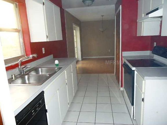 4th image of 11946 Layton St