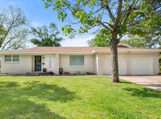 1600 White Way Dr, Arlington, TX 76013