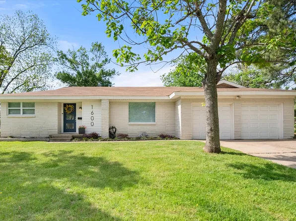 1600 White Way Dr, Arlington, TX 76013