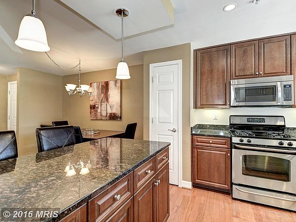 2nd image of 4077 S Four Mile Run Dr Unit 303