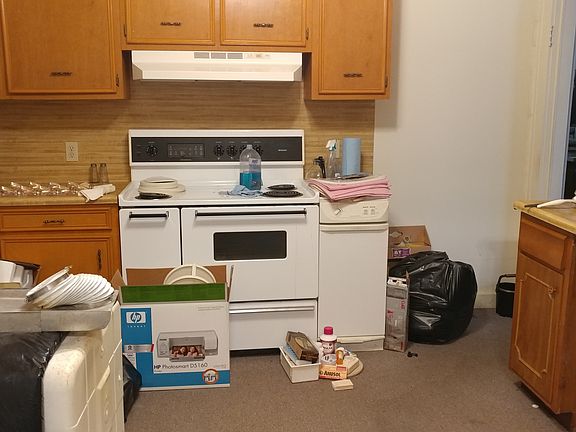 4th image of 223 Elm St