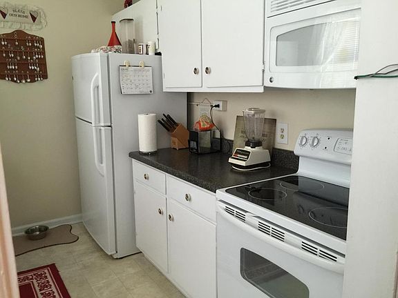 2nd image of 109 Dickinson Dr