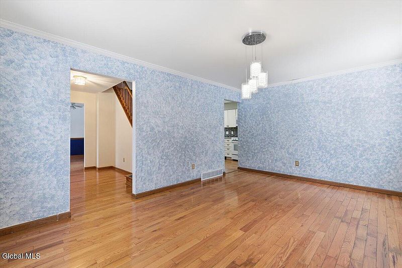 5th image of 36 Dunwoodie Road