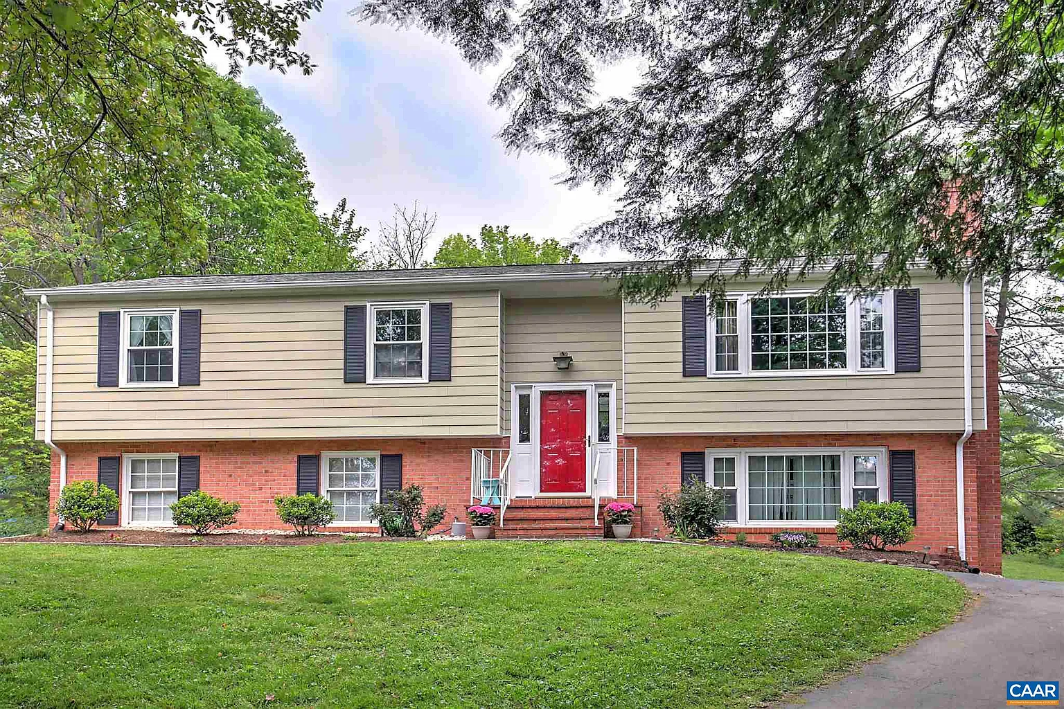 1725 Vermira Pl photo 1