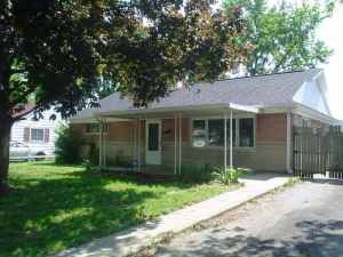 1st image of 447 Park Dr