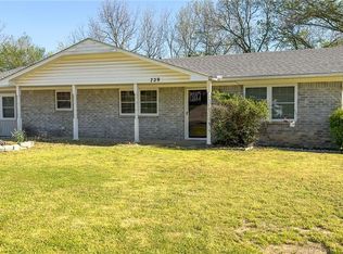 729 E 22nd St, Ada, OK 74820