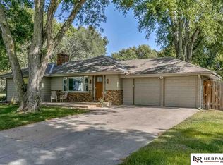 1605 S 99th St, Omaha, NE 68124