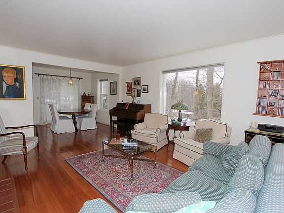 4th image of 5 Fieldwood Dr