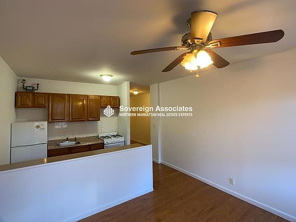 3rd image of 165 Pinehurst Ave APT 4B