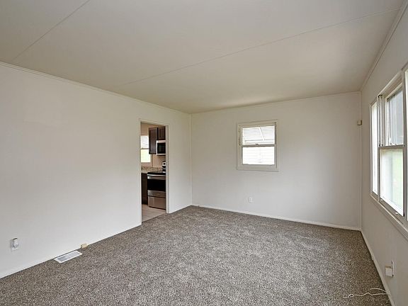 5th image of 1817 Catalpa Ave
