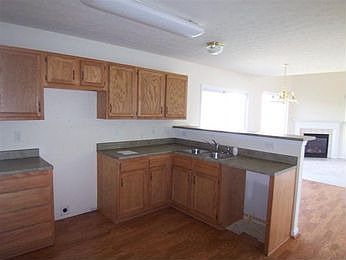 4th image of 1284 Kern Dr